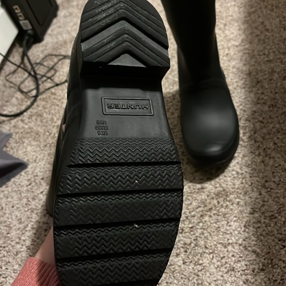 Hunter tall rain boots in matte black - Picture 2 of 4